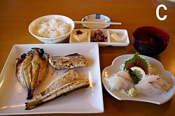 おまかせ定食C 　1,730円　本日のお刺身と干物